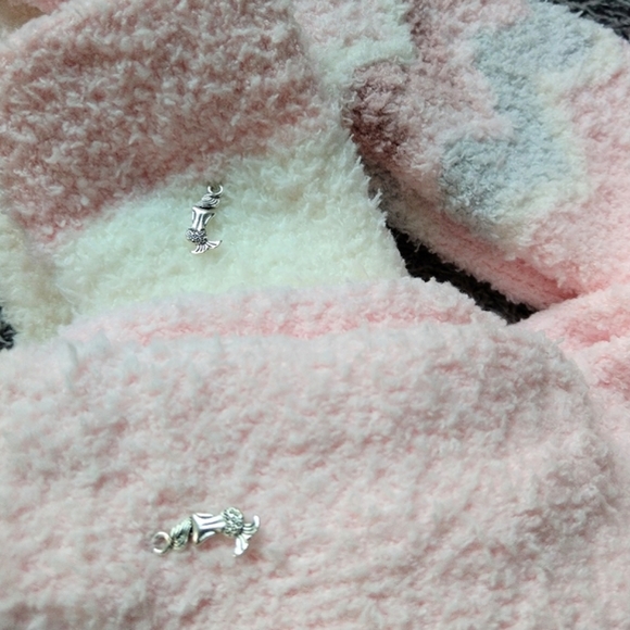 đNWTđ 2 PK PLUSH WINTER THIGH HIGH CLOUD SOCKS - Picture 7 of 7